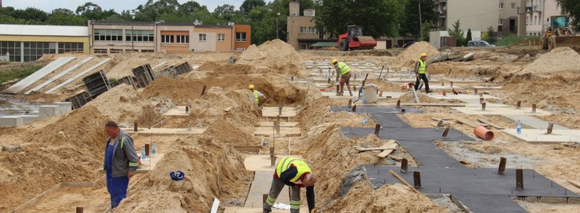 W Kaliszu trwa budowa trybun i areny sportowej