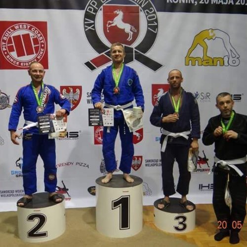 PILSKI POLICJANT ZDOBYŁ PUCHAR POLSKI W BRAZYLIJSKIM JIU-JITSU