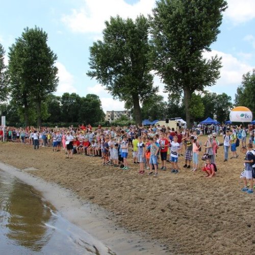 PRZEDWAKACYJNA IMPREZA DLA DZIECI NAD JEZIOREM POD POZNANIEM